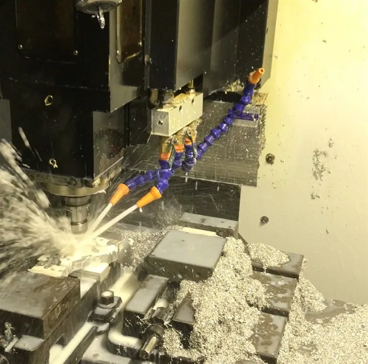 Tiksliojo metalo mechaninių dalių apdirbimo paslaugos